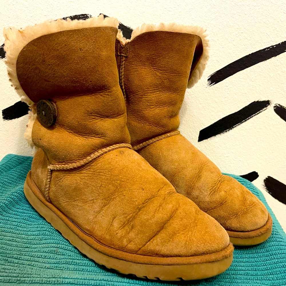 Chestnut Bailey Button Uggs - image 1